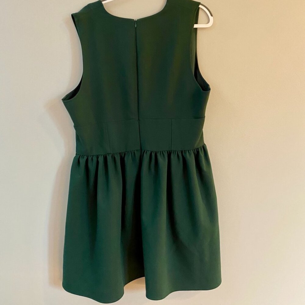 Gorgeous in Green! Banana Republic Anisa Mini Dress in New Hunter Green - Picture 2 of 4